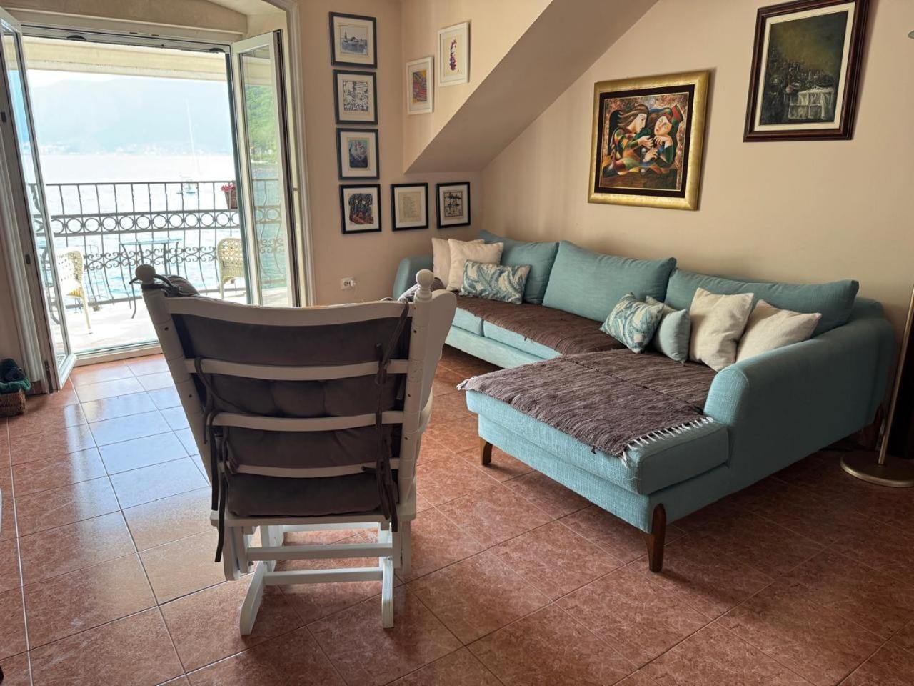 Apartment Lukiduki At The Beach - Kotor Exterior photo